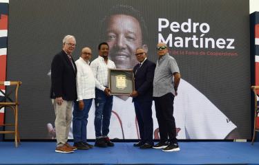 Con emotiva dedicatoria a Pedro Martínez, inicia la 39ª tirada de la Dominican Summer League