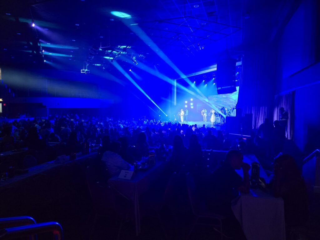 Pavel Núñez celebra 25 años de experiencia con concierto emocional lleno de historias y aplausos: noticias de hoy en la República Dominicana | Último minuto