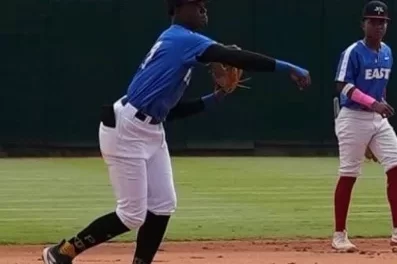 Royal Blue y Crimson North disputan final