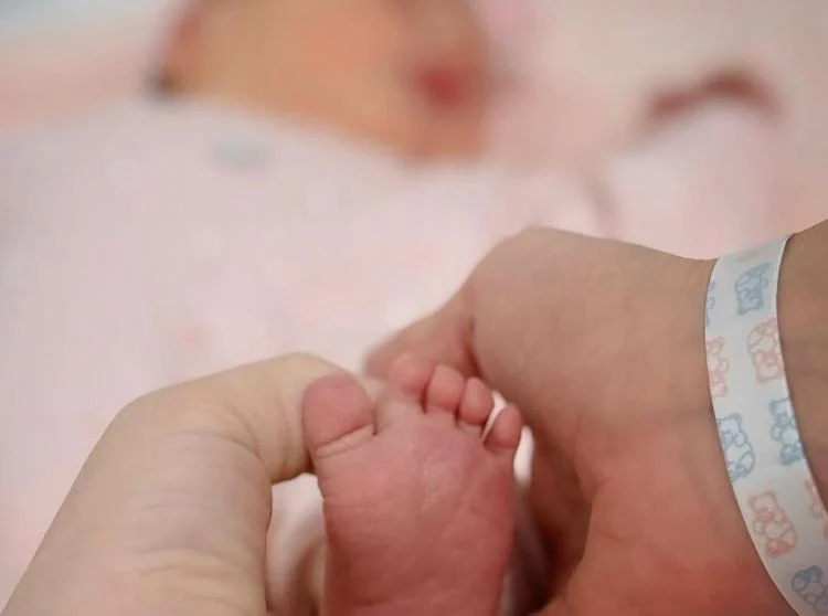 Lele Pons y Guaynaa dan la bienvenida a su hija, Eloísa