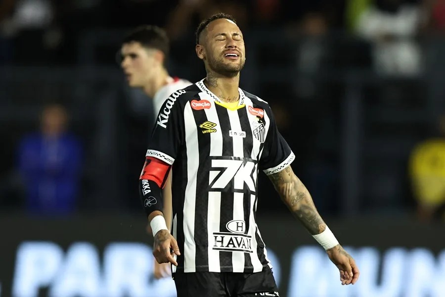 La impotencia de Neymar: irritado con su inclinación y con el Santos en zona de descenso