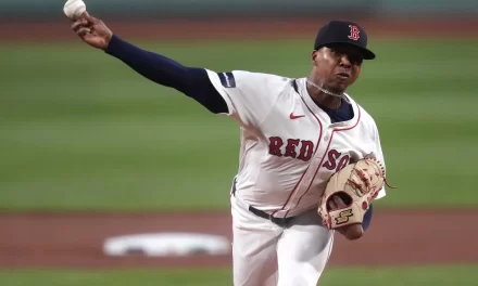 Brayan Bello deslumbra con su primer serie completo en triunfo de los Medias Rojas