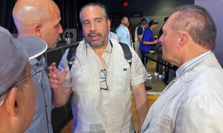 Scott Boras se interesa en apoyar el béisbol escolar dominicano a través del INEFI