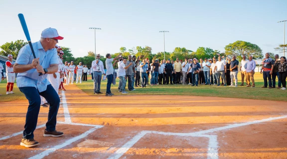 Atléticos blanquean al campeón Granjeros Liga Verano