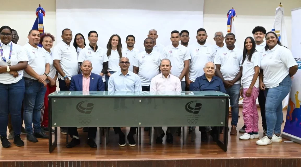 COD inicia curso despacho Federación Bádminton