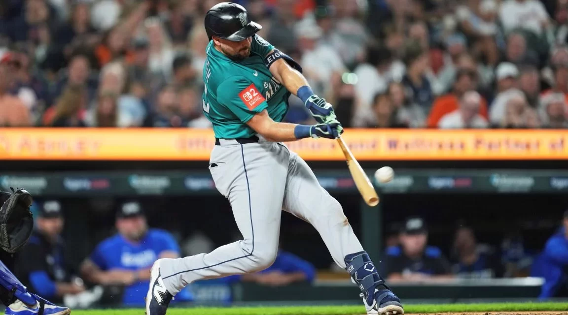 Cal Raleigh se une a Reggie Jackson en letanía histórica de jonrones y estafas