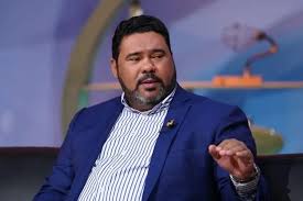 El senador se pronuncia en el equivocación legal que detiene el nuevo plan del aeropuerto en La Altagracia