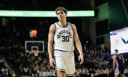 Chris Mañón firma resolución de doble vía con los Lakers de Los Ángeles