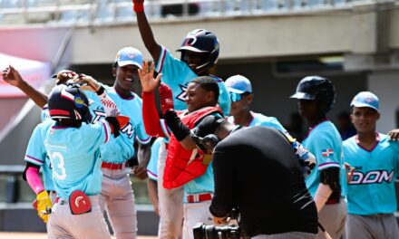 RD blanquea a México y clasifica a la subsiguiente ronda de la Serie del Caribe Kids