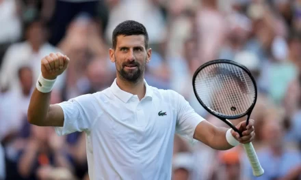 Djokovic alcanza semifinal de Wimbledon por 14ma ocasión