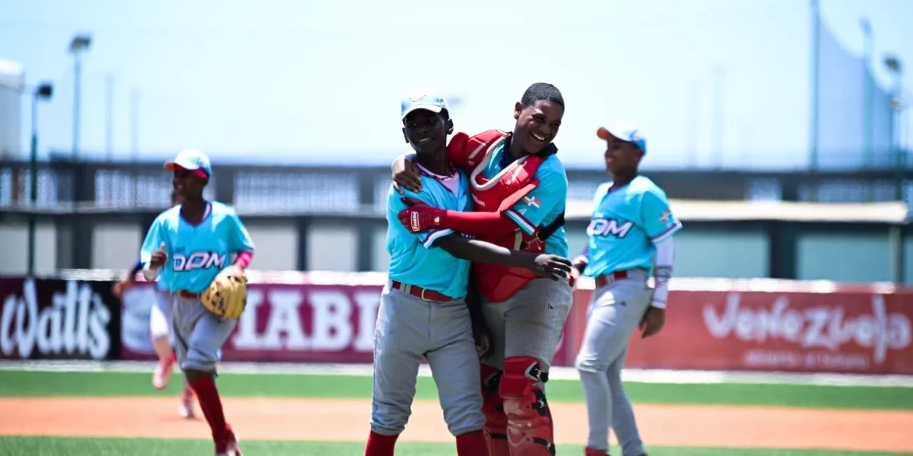 República Dominicana vence 7-4 a Panamá y sigue invicto en SDC Kids 2025