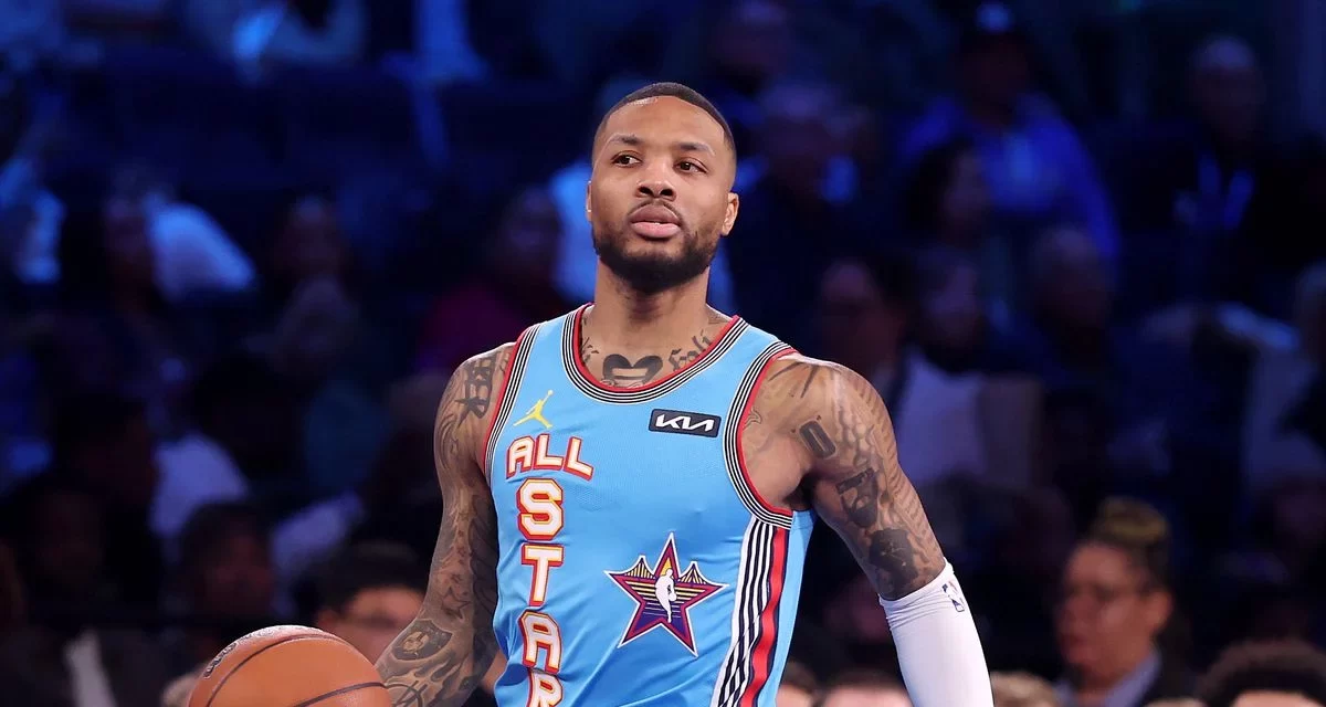 Russell firma con Mavericks y Bucks cortan Lillard 2 primaveras