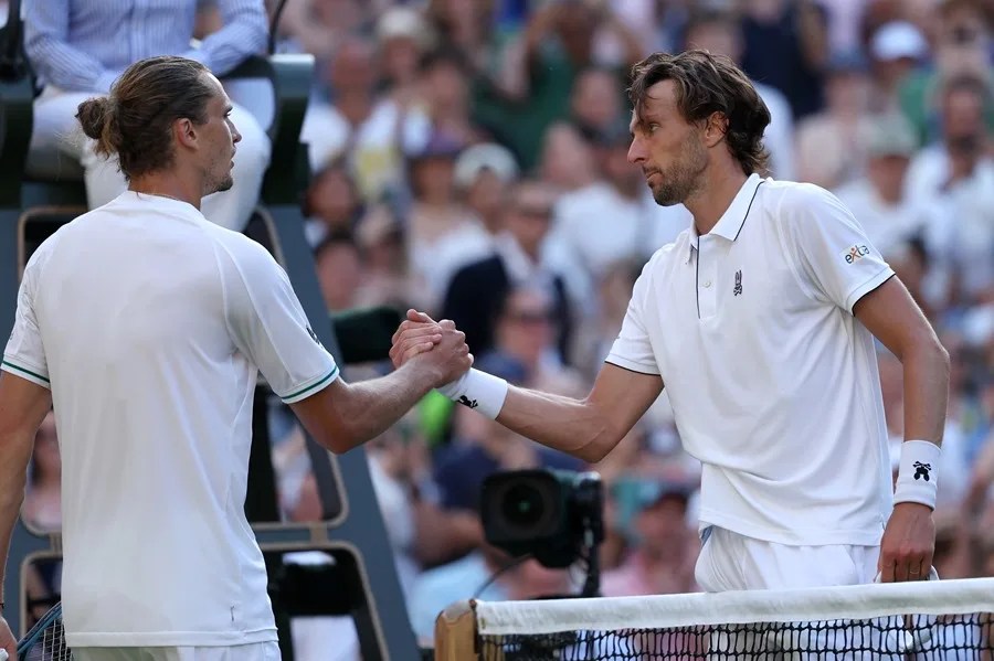 Zverev cae con fragor en la primera ronda en presencia de el francés Rinderknech, 72 del mundo
