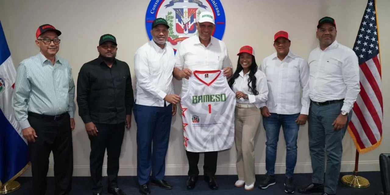 Cónsul Chú Vásquez reconoce al Club Bameso por su destacada quehacer en el deporte