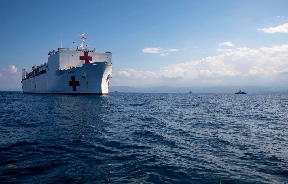 El barco del Hospital de los Estados Unidos llega a la República Dominicana para la Misión Médica