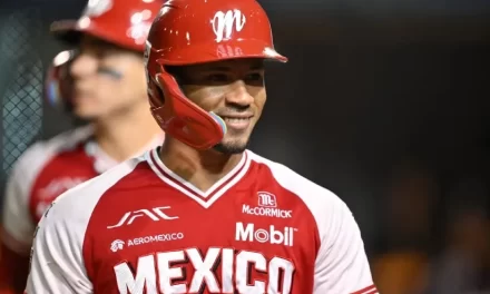 Los Nacionales firman a Francisco Mejía con un pacto de ligas menores