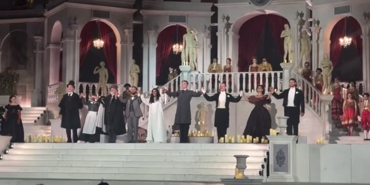 Nathalie Peña se cautiva en el estreno de la Traviata en Austria