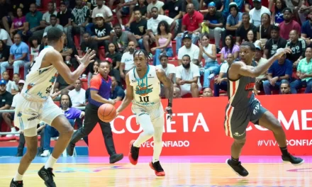 Jassel Pérez comanda a los Titanes en triunfo en presencia de Leones en inicio de la Semifinal B