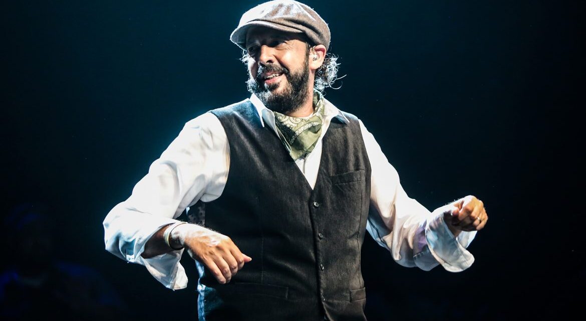Juan Luis Guerra comienza este domingo en Barcelona su excursión en castellano
