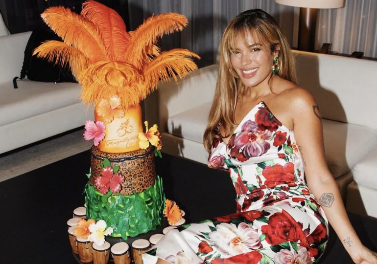Karol G celebra el primer mes de