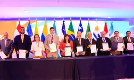 La aranceles dominicana y salvadoreña firma el acuerdo para impulsar el comercio