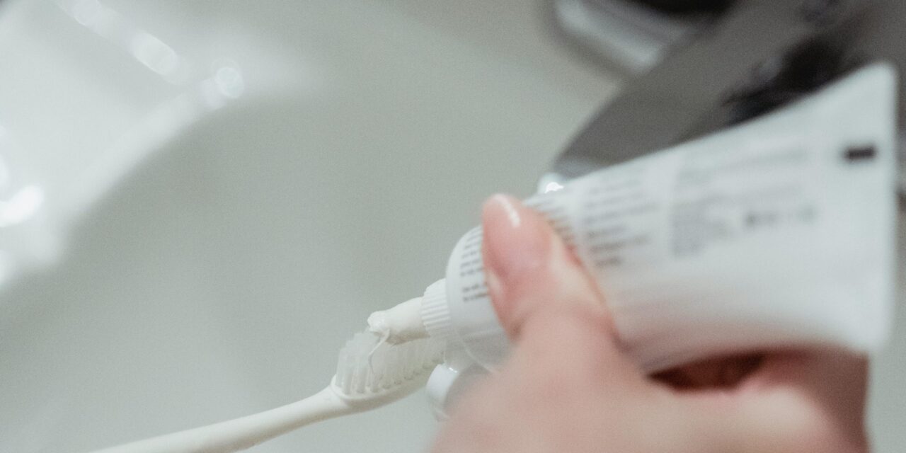 Las autoridades advierten sobre posibles reacciones a la pasta de dientes Colgate con flúor estannoso