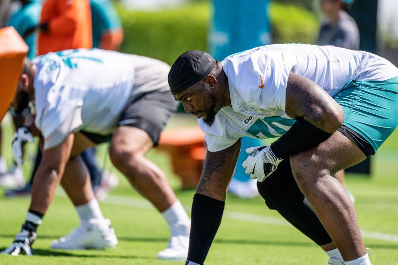Dominicano Bayron Matos, de Dolphins, es donado de ingreso del hospital