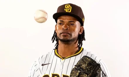 Padres ascienden al novato dominicano Eduarniel Núñez