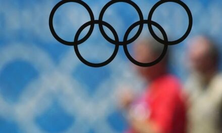 Comité Olímpico de EE.UU. le prohíbe a las mujeres trans competir en los deportes femeninos