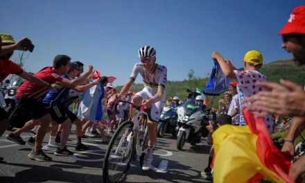 Pogačar triunfa en los Pirineos y recupera camiseta amarilla