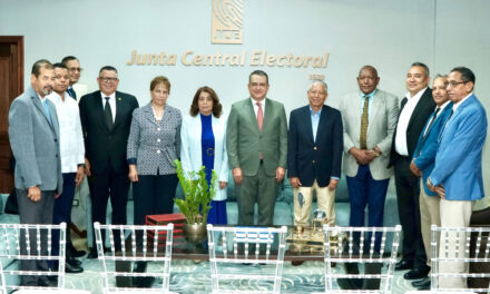 PRD le pide al JCE que sancione el PRM y suspenda las actividades proselitistas de los funcionarios