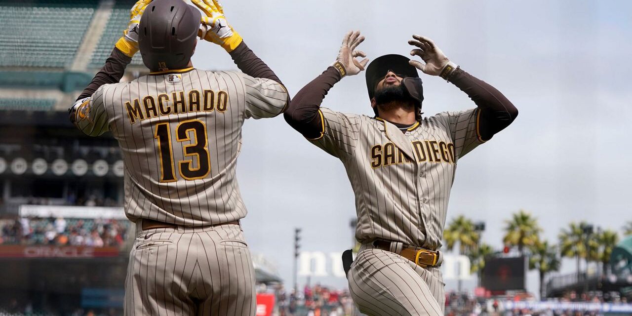 Machado y Tatis Jr. impulsan la ataque en triunfo dominante de los Padres sobre los Cardenales