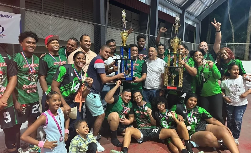 Club Piratas, doble campeón balonmano superior Salcedo