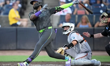 Junior Caminero se acerca a la historia de jonrones en su primera temporada completa