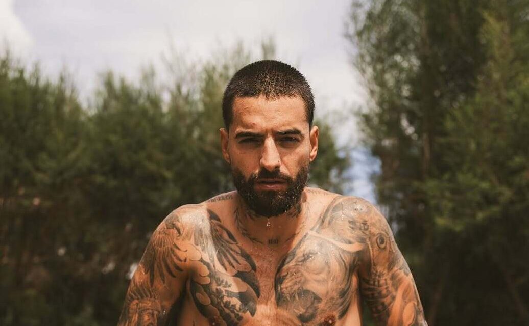 Maluma revive el calor del verano con una límite picante de su éxito «Bronzor»