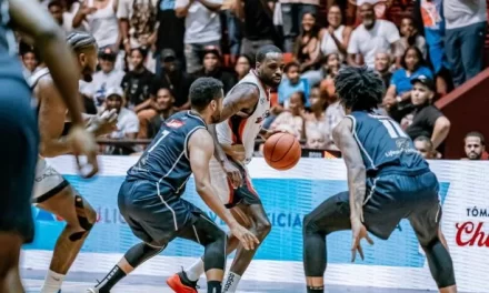 Galloway lidera triunfo de Indios que le da pase a playoffs