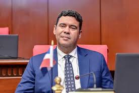 El senador Duluc afirma que el Código Laboral será permitido en esta Legislatura y defiende la autonomía de la Verón