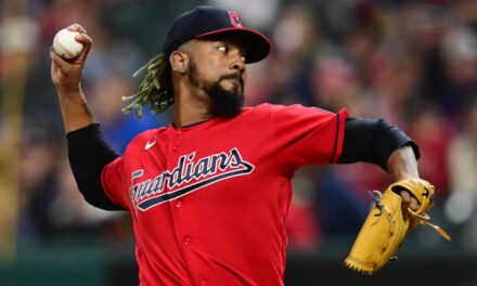 Emmanuel Clase colocado en atrevimiento administrativa mientras MLB investiga presuntas apuestas deportivas