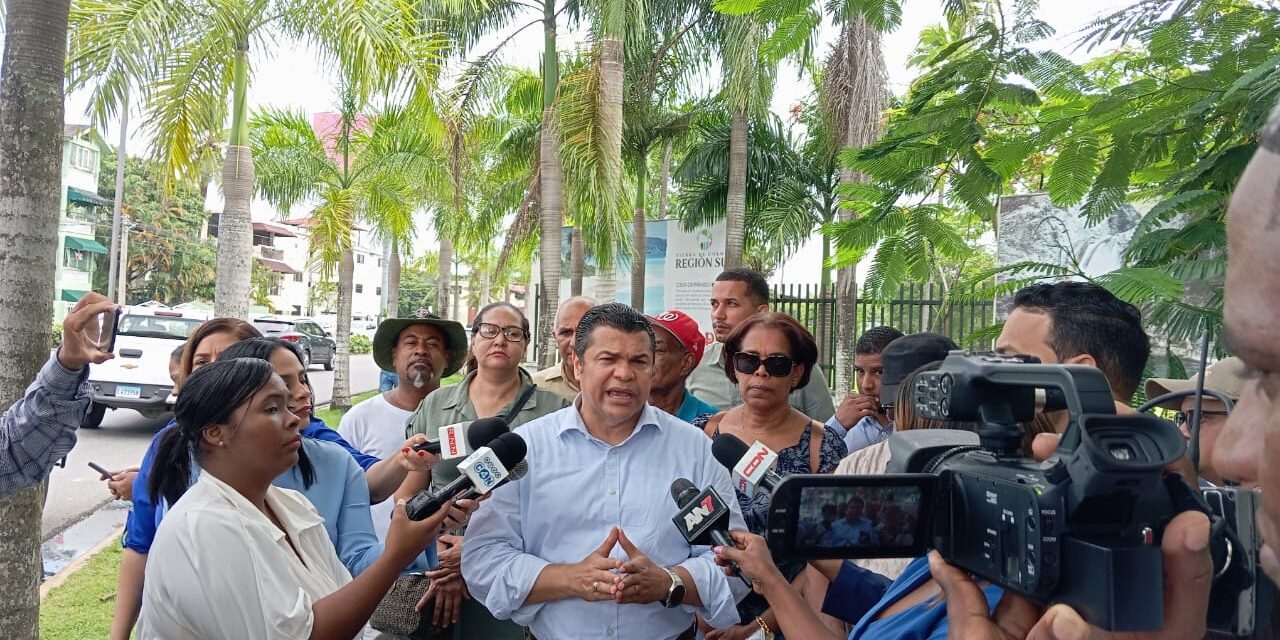 Tobias Crespo ardor al gobierno para respetar la conservación científica y ecológica del huerto fitólogo