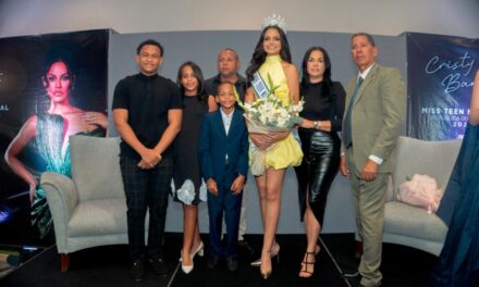 Cristy Baret se despide de El Salvador