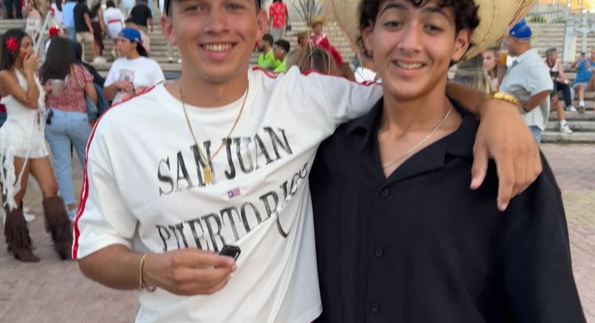 Los fanáticos llenan la civilización de residencia de Bad Bunny