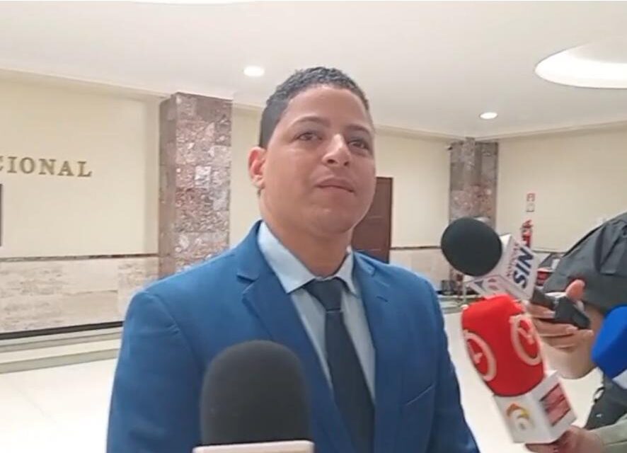 Video: Diputado Luis Báez Denuncia de perjuicio y desmán policial en Baní