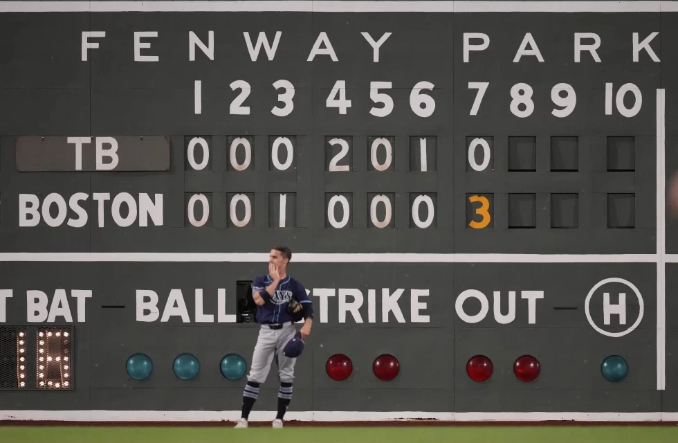 Trabajadores del Fenway Park se declaran en huelga pese a serie Boston-Dodgers