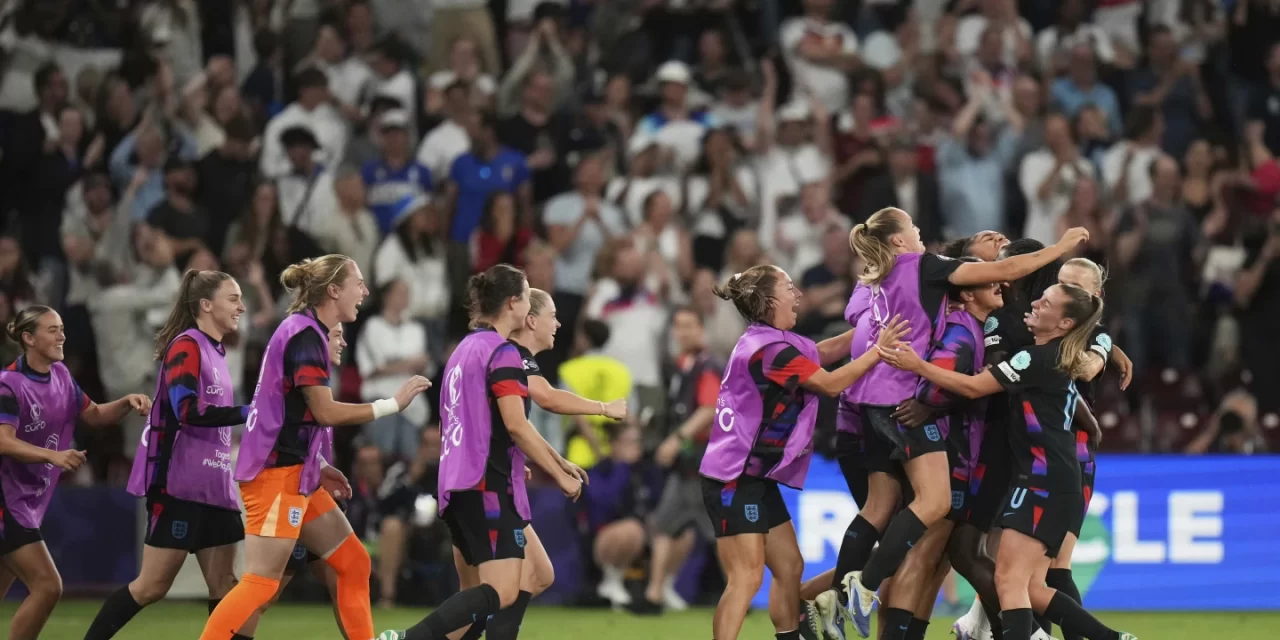Inglaterra fuerza la prórroga contra Italia con el gol de Michelle Agyemang