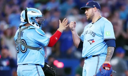 Unos agresivos Azulejos toman control del Este al vencer a los Yankees