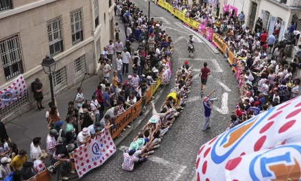 La final del Tour de Francia trae emoción a Montmartre con una subida al Sacré-Coeur
