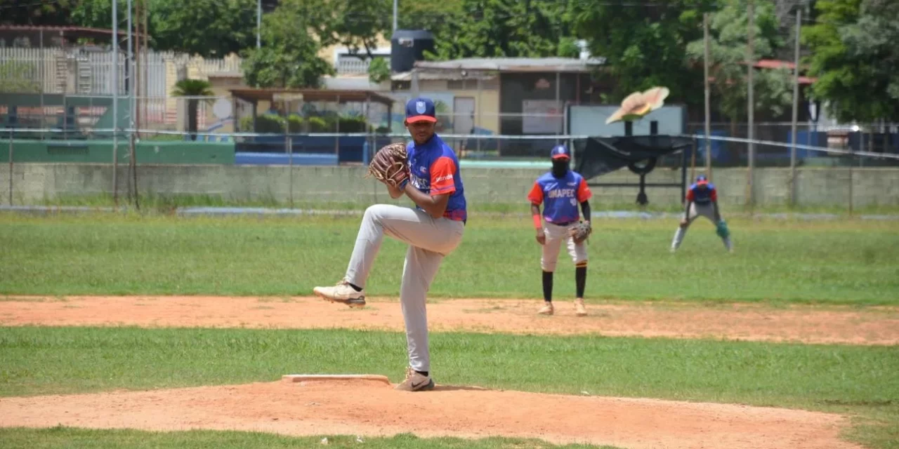 Unapec apetito y sigue dominio en el Béisbol Universitario