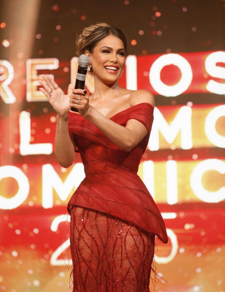 Caroline Aquino deslumbra como presentadora en los Premios de Moda Dominicana | 3 | Caroline Aquino deslumbra como presentadora en Premios Dominicanos de Moda - Noticias de hoy en la República Dominicana | Último minuto