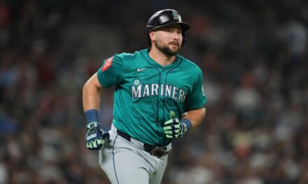 Cal Raleigh primer Marinero en conseguir a 50 jonrones desde Ken Griffey Jr.