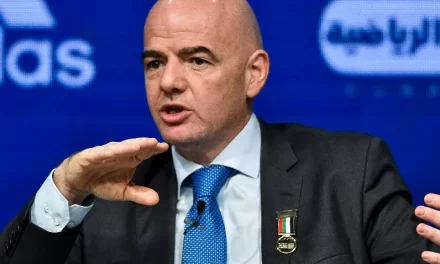 Infantino condena episodios racistas en la Copa alemana